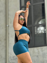 Cargar imagen en el visor de la galería, Short Brisa Azul petróleo