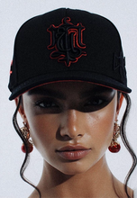 Cargar imagen en el visor de la galería, Gorra LETAU NEGRO ROJO
