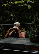 Cargar imagen en el visor de la galería, Gorra LETAU BEIGE
