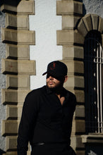Cargar imagen en el visor de la galería, Gorra LETAU NEGRO ROJO
