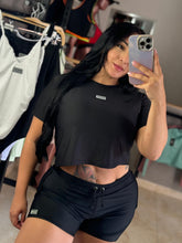 Cargar imagen en el visor de la galería, Pantaloneta Maratónica Negro
